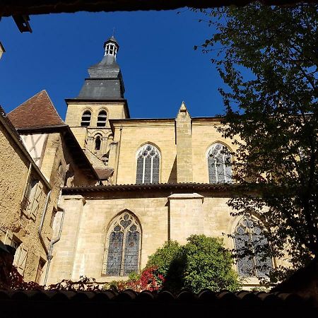 Appartement Le Cardinal Sarlat-la-Caneda Exterior photo