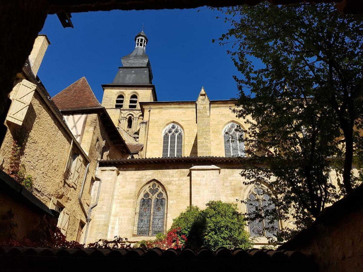 Appartement Le Cardinal Sarlat-la-Caneda Exterior photo